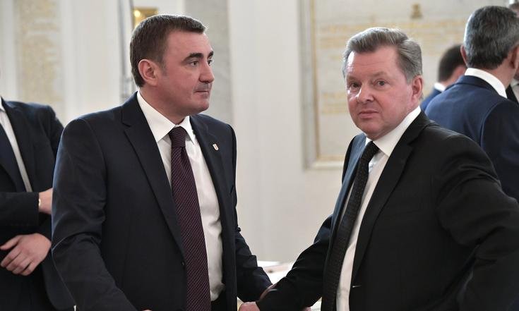 Губернатор Тульской области Алексей Дюмин и полномочный представитель Президента в Северо-Кавказском федеральном округе Олег Белавенцев. Перед началом заседания Государственного совета по вопросу об экологическом развитии Российской Федерации в интересах будущих поколений.