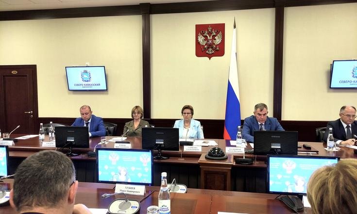 Максим Владимиров принял участие в совещании по вопросам реализации национального проекта «Здравоохранение» в субъектах СКФО